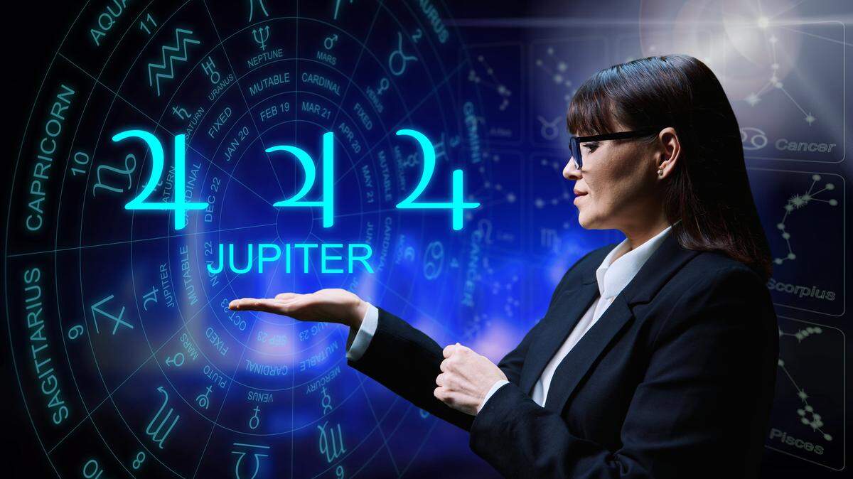 Pronóstico astrológico, es decir, influencia del planeta Júpiter. Mujer seria sobre fondo estrellado que muestra el símbolo de signo de Júpiter.