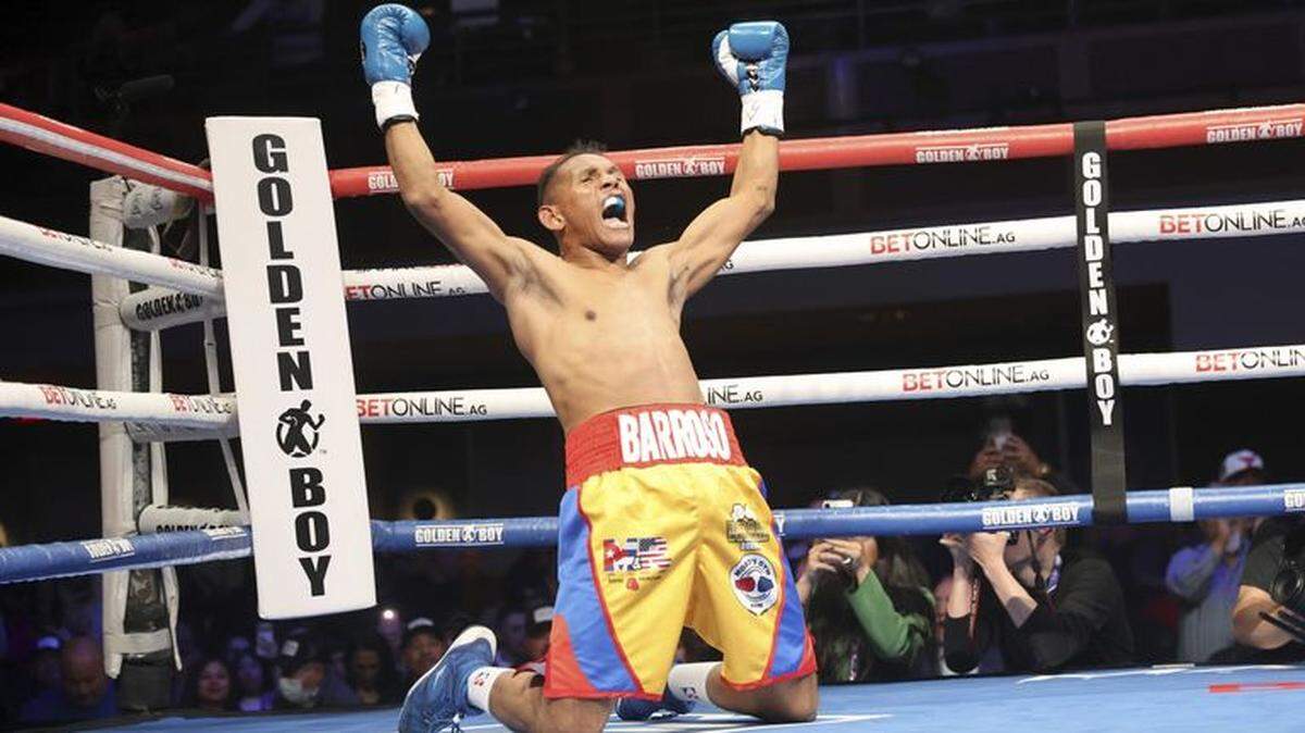 Como hombre de inmensa fe, Ismael Barroso siempre supo que le llegaría una nueva oportunidad de pelear por un título mundial. El venezolano, de 40 años, derribó dos veces a Ohara Davies, lo noqueó en el primer asalto y se proclamó rey interino de la Asociación Mundial del Boxeo en las 140 libras.