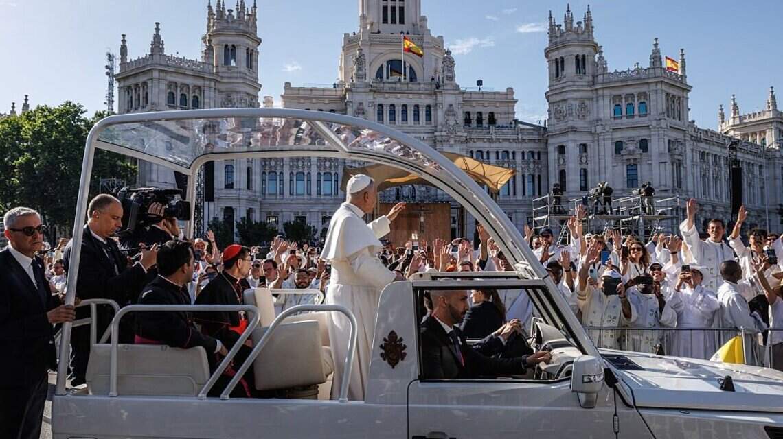 Baño de multitudes para el papa: 1.2 millones personas acuden a misa en Madrid