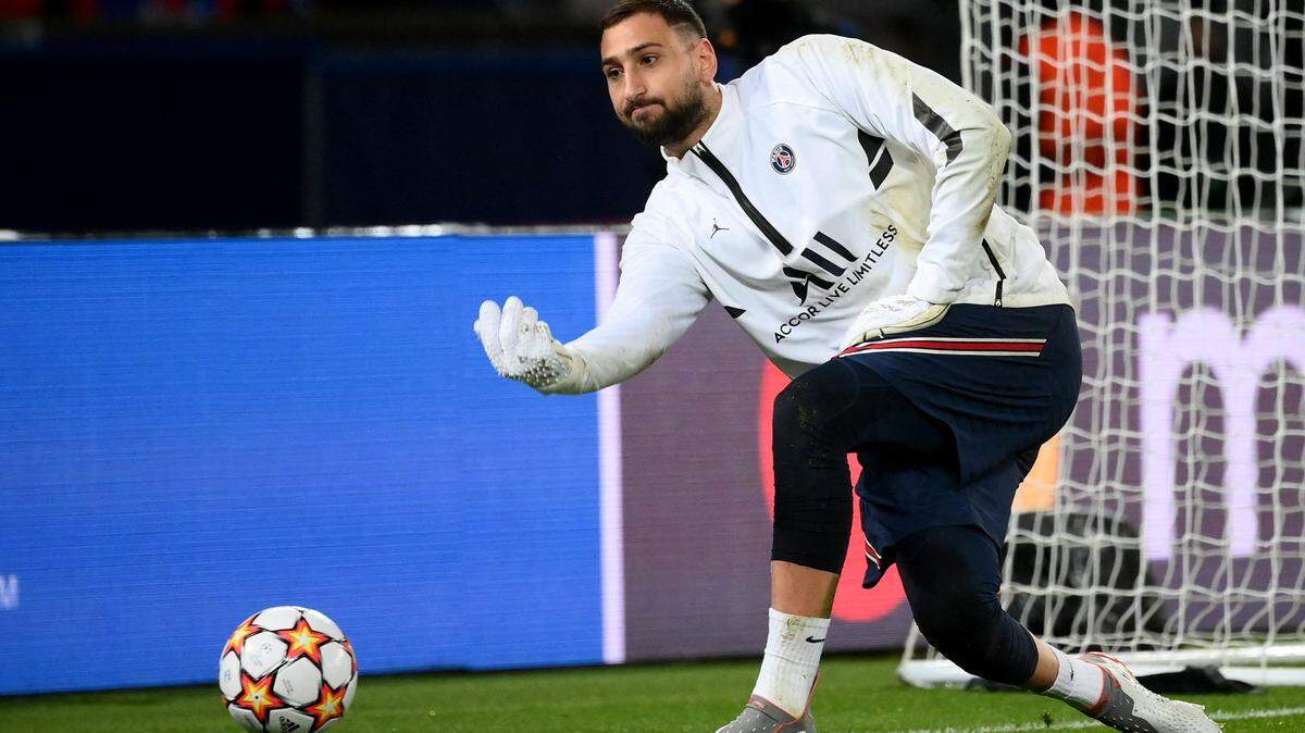 El italiano Gianluigi Donnarumma, guardameta del Paris Saint-Germain (PSG), dio positivo por covid-19, anunció este martes su club, que añadió que las pruebas efectuadas el lunes y este martes al español Juan Bernat han salido negativas y podrá reanudar el entrenamiento este miércoles.