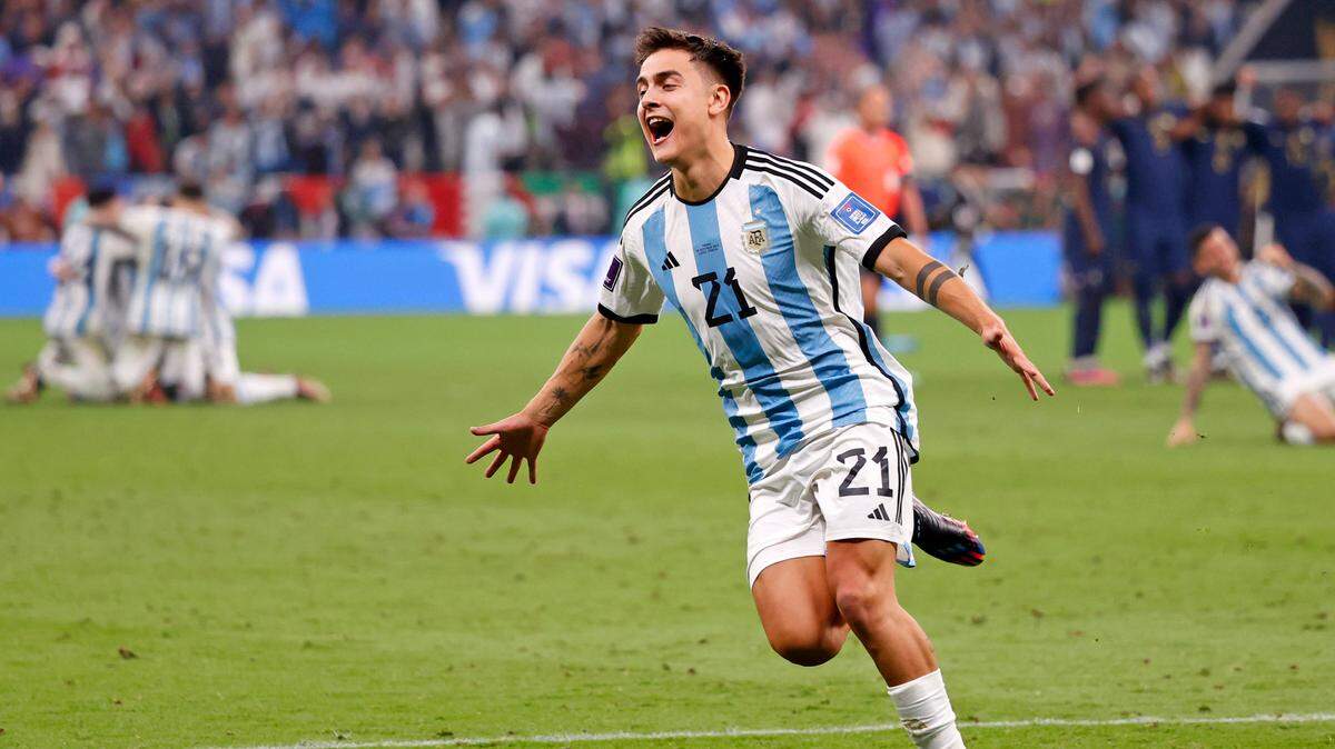 El entrenador de la selección argentina, Lionel Scaloni, sumó este lunes al delantero Paulo Dybala a la lista de convocados para la doble fecha de eliminatorias para el Mundial 2026 ante Chile y Colombia, en la que Messi estará ausente por lesión.