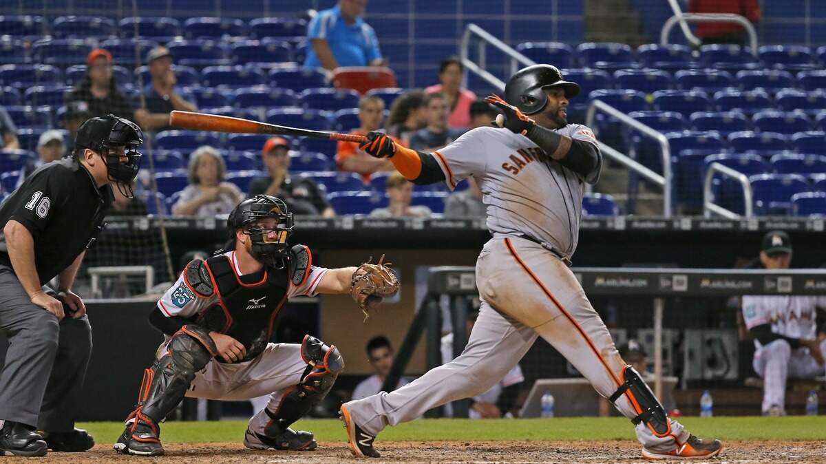 El primera base de los Gigantes Pablo Sandoval pegó el hit que le dio ventaja a su equipo ante los Marlins en el inning 16, en el partido celebrado el 14 de junio de 2018 en Miami.