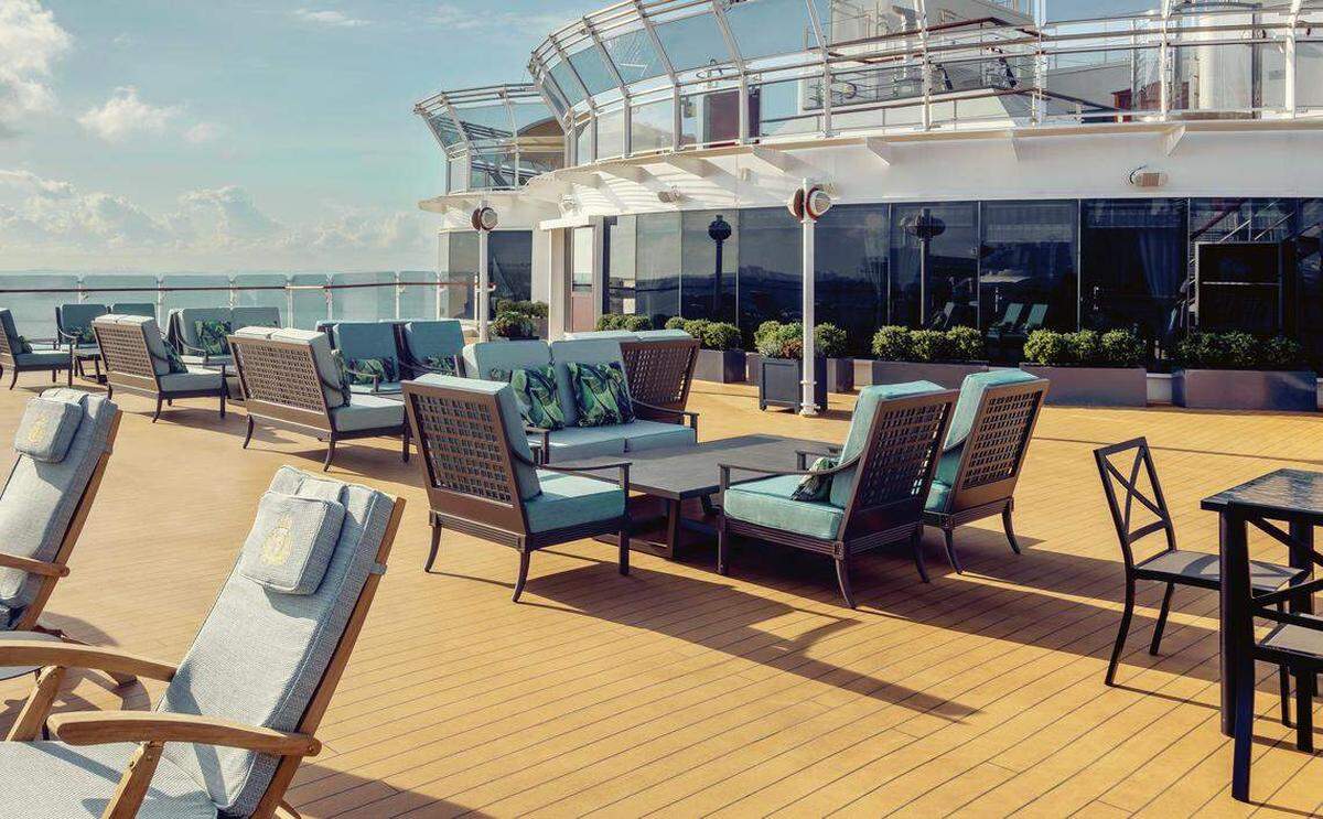 Restaurante Grills Terrace a bordo del Queen Elizabeth. El barco estará anclado en el Puerto de Miami del 16 de octubre hasta abril de 2026.