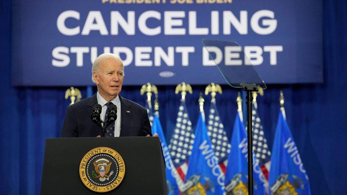 El presidente Joe Biden anuncia un nuevo programa para perdonar las deudas estudiantiles, el 8 de abril de 2024, en Madison, Wisconsin.