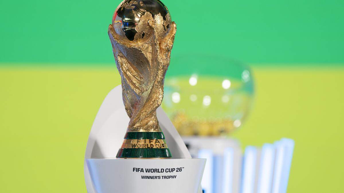 La Copa Mundial de la FIFA tendrá por primera vez tres sedes diferentes: Estados Unidos, México y Canadá.