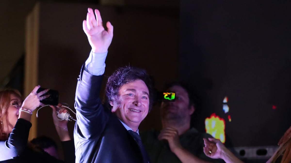 Cuando faltan menos de tres semanas para su investidura el 10 de diciembre, Javier Milei no tiene experiencia ejecutiva y cuenta con pocos aliados en su bando.