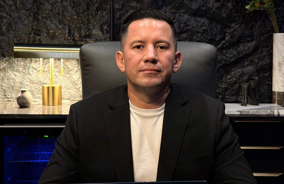 Luis Posada enfatiza que el 63% de las empresas B2B (negocios que venden a otros negocios) en Estados Unidos pierden clientes, “simplemente porque nadie responde a sus consultas”.