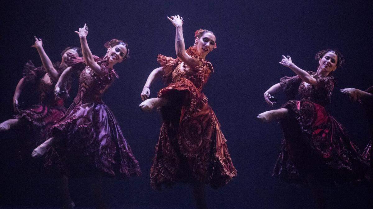 El Ballet Nacional de España se presentará del 1 al 3 de marzo en el XV Festival Flamenco Miami. Según Rubén Olmo, su director artístico, “la primera mitad del programa se dedicará a la escuela bolera, un estilo que data del siglo XVIII y que se desarrolló junto con el auge del ballet clásico en Italia y Francia”.