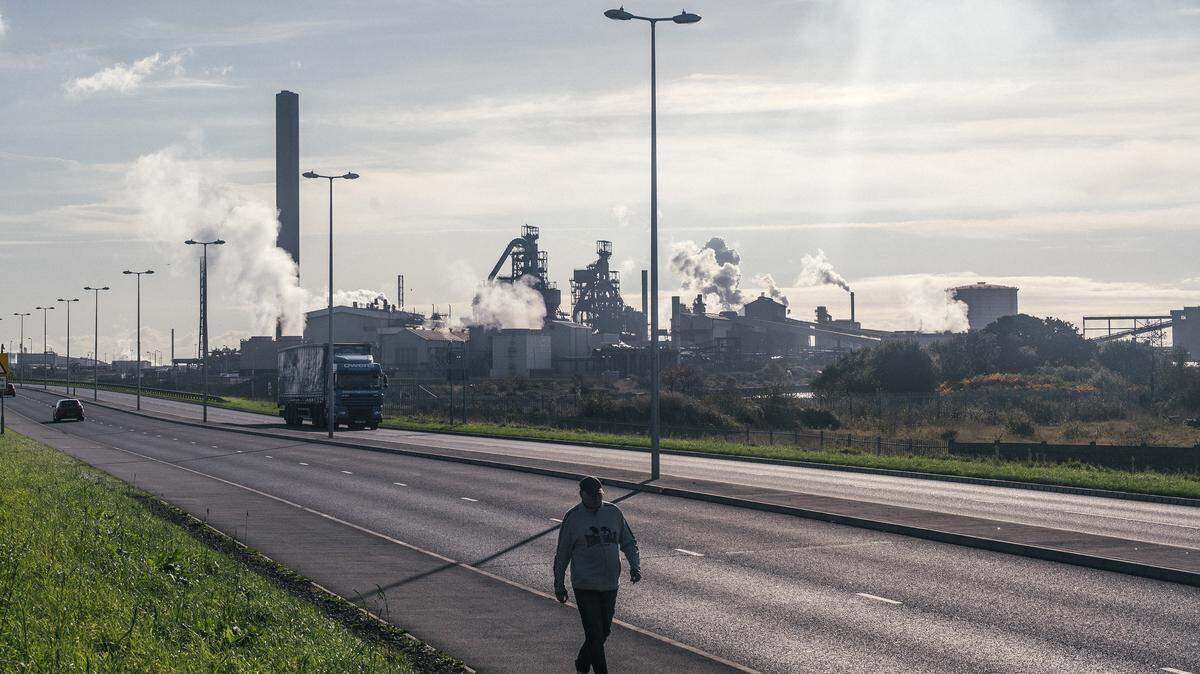 Vista de la planta Tata Steel en Port Talbot, Wales. El gobierno británico emitió sus primeros planes de contingencia para salir de la Unión Europea sin hacer ningún acuerdo.