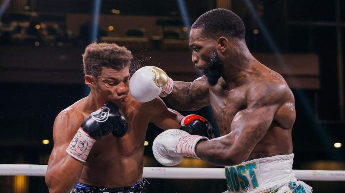 Michel Rivera (I) llegó con toda la confianza del mundo a Las Vegas. Después de todo, este muchacho es uno de los grandes prospectos del boxeo, como lo indicaba su record inmaculado, pero el dominicano regresó a Miami con la derrota a manos de Frank Martin.