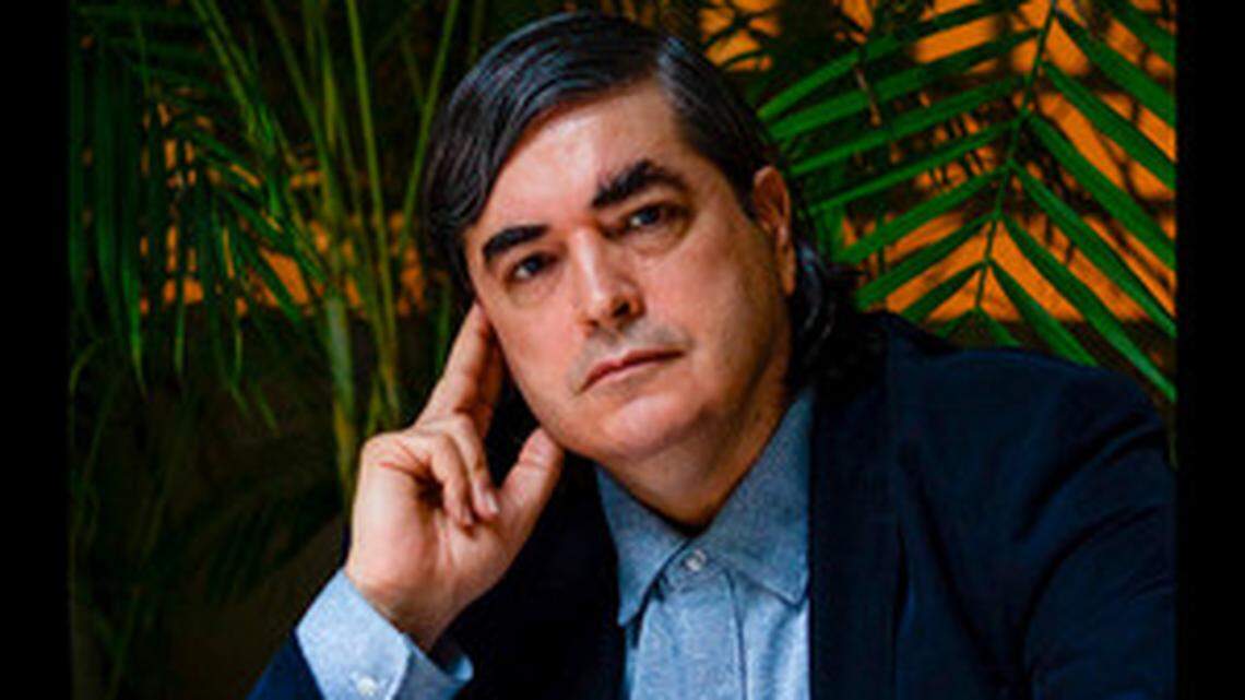 Jaime Bayly disfruta del éxito de su nueva novela, “Los golpistas”