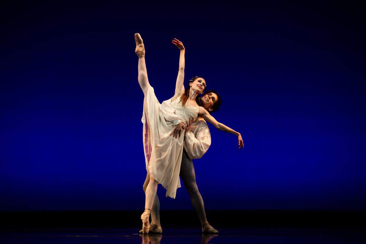 Carolyn Judson y Andre Silva, bailarines del Texas Ballet Theater en “Star Crossed” de Ben Stevenson.