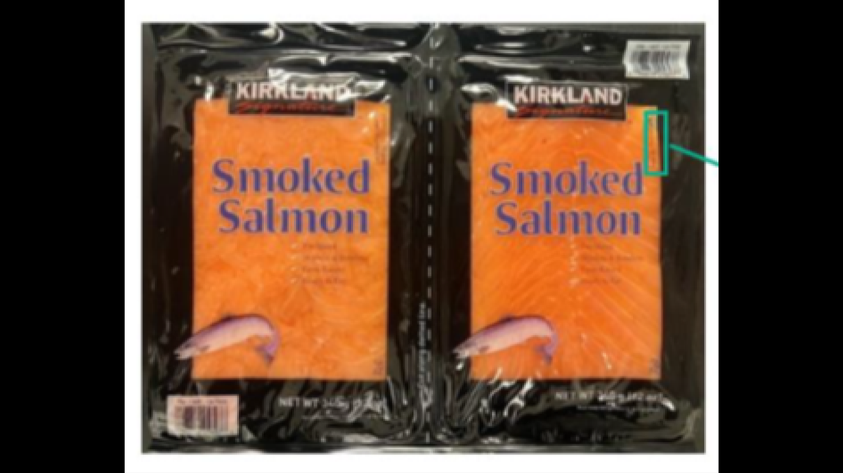 Paquetes dobles de 12 onzas de Salmón Ahumado de Kirkland Signature.