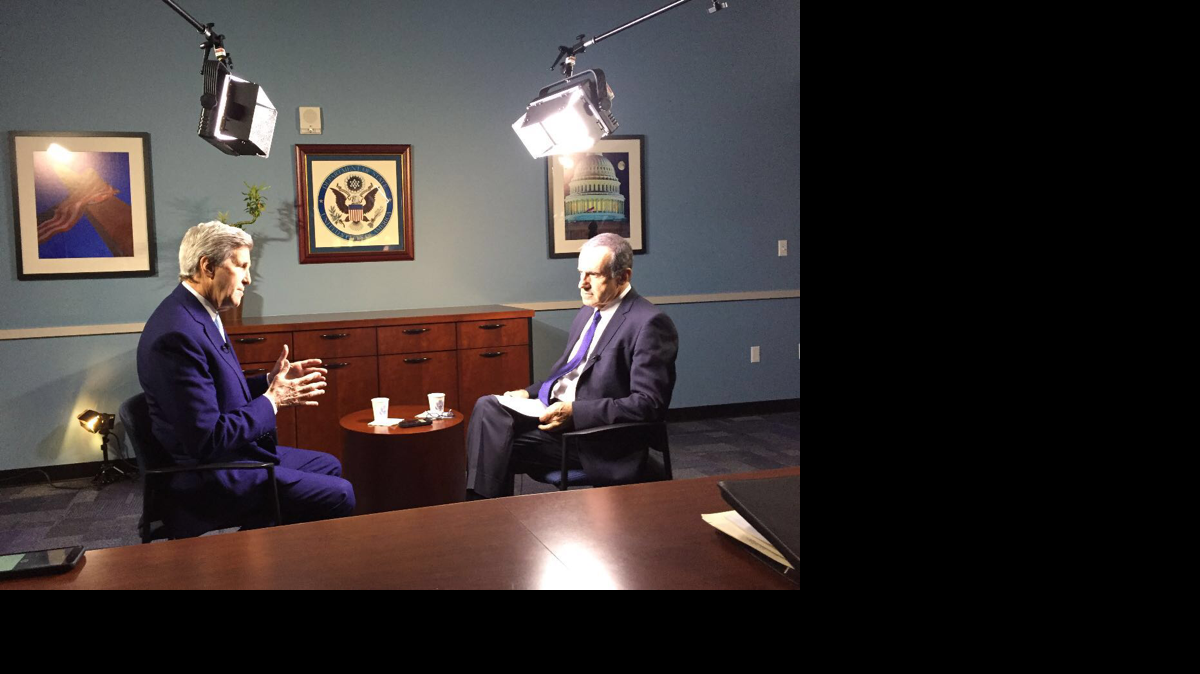 El columnista Andrés Oppenheimer entrevista a el secretario de Estado de EEUU John Kerry.