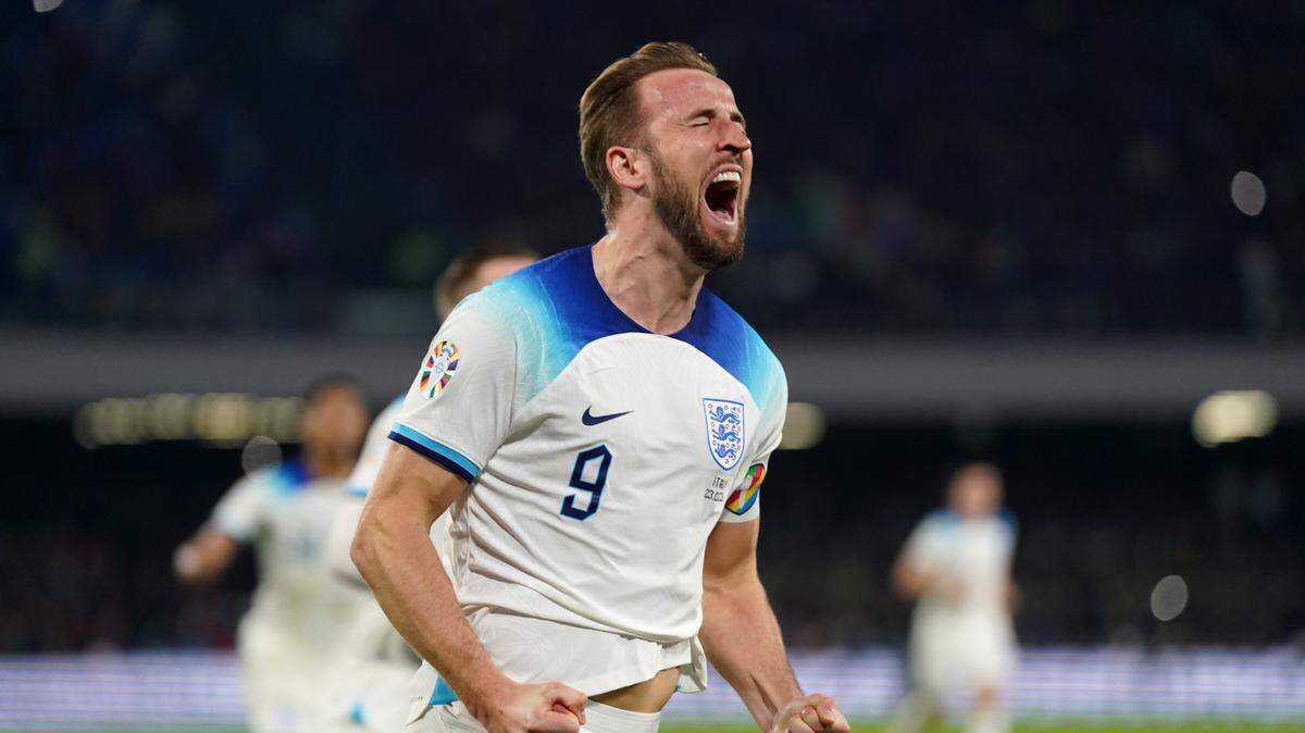 Harry Kane se convirtió en el goleador histórico de la selección de Inglaterra al anotar un penal en la primer parte de la victoria 2-1 ante Italia. Kane llegó a 54 goles con su país, uno más que Wayne Rooney.