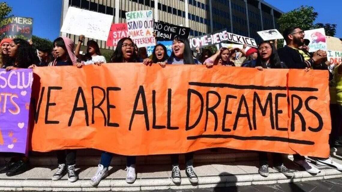 Un sueño que se desvanece: cómo Trump ataca a los inmigrantes que llegaron siendo niños
