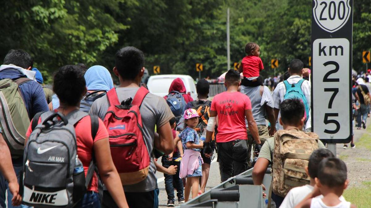 El gobierno mexicano advirtio a los migrantes para que no se dejen engañar por los traficantes y les aclaró que aunque la semana que viene cambiarán algunas normas, el país vecino seguirá expulsando a quienes crucen ilegalmente.