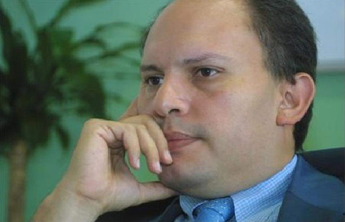 Wanted in four countries, including the United States, in connection with alleged bribe taking, Venezuelan Nervis Villalobos lives in a luxurious estate near Madrid.