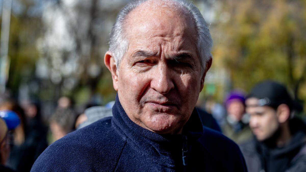 El exalcalde de Caracas, Antonio Ledezma, durante una manifestación de venezolanos en Madrid, frente a la comisión del Parlamento Europeo, a 1 de diciembre de 2024, en Madrid (España).