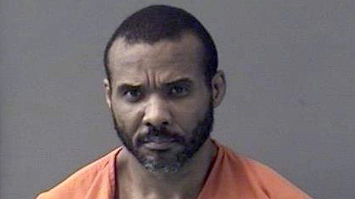 Los fiscales del estado de Texas tienen previsto solicitar la pena de muerte para el peleador de artes marciales mixtas Cedric Marks tras haber sido acusado formalmente del asesinato de dos personas.