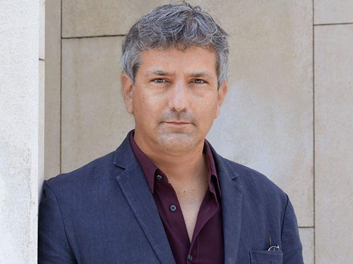 La Feria del libro presenta a Santiago Roncagliolo con&nbsp;“Y líbranos del mal”.