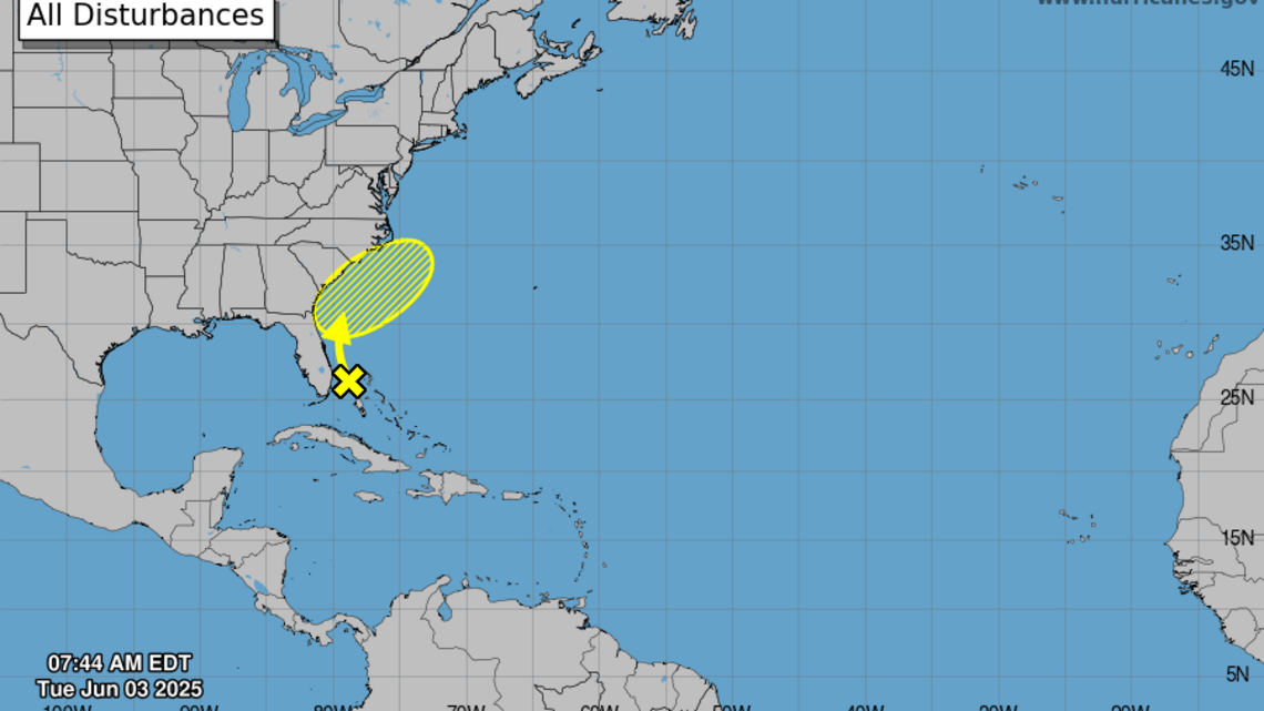 Meteorólogos observan sistema con potencial de desarrollo frente a Florida