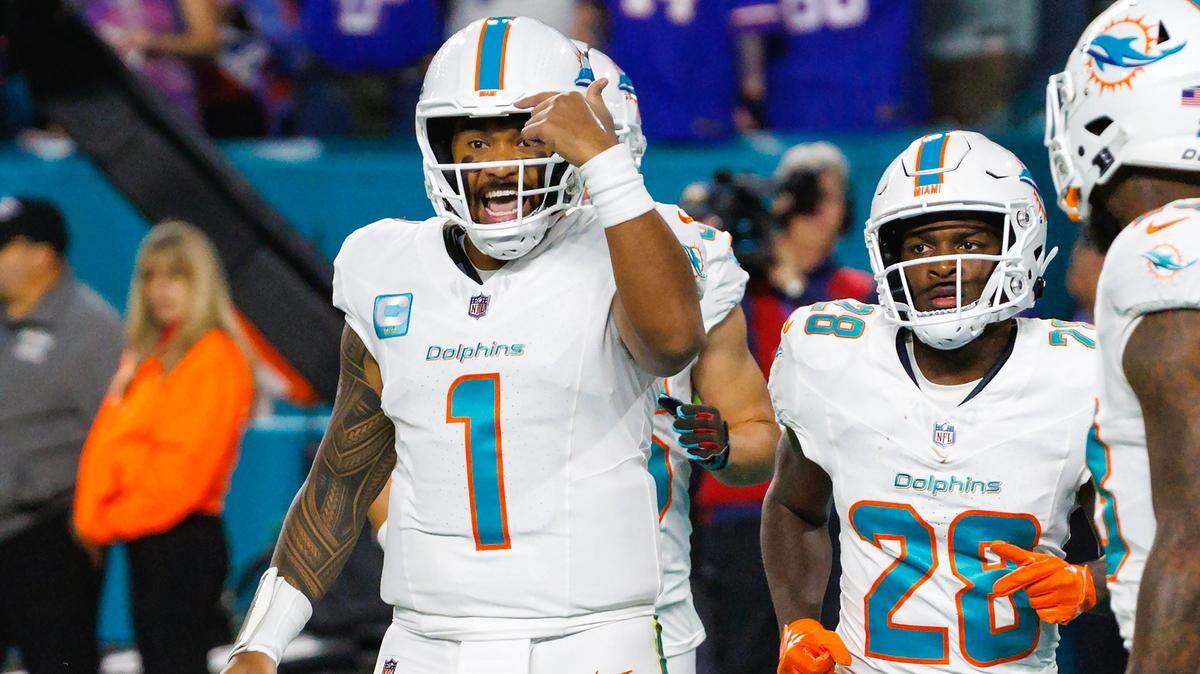 El quarterback Tua Tagovailoa tratará de llevar a buen puerto la ofensiva de los Dolphins, que no ganan un partido de playoffs hace 23 años.