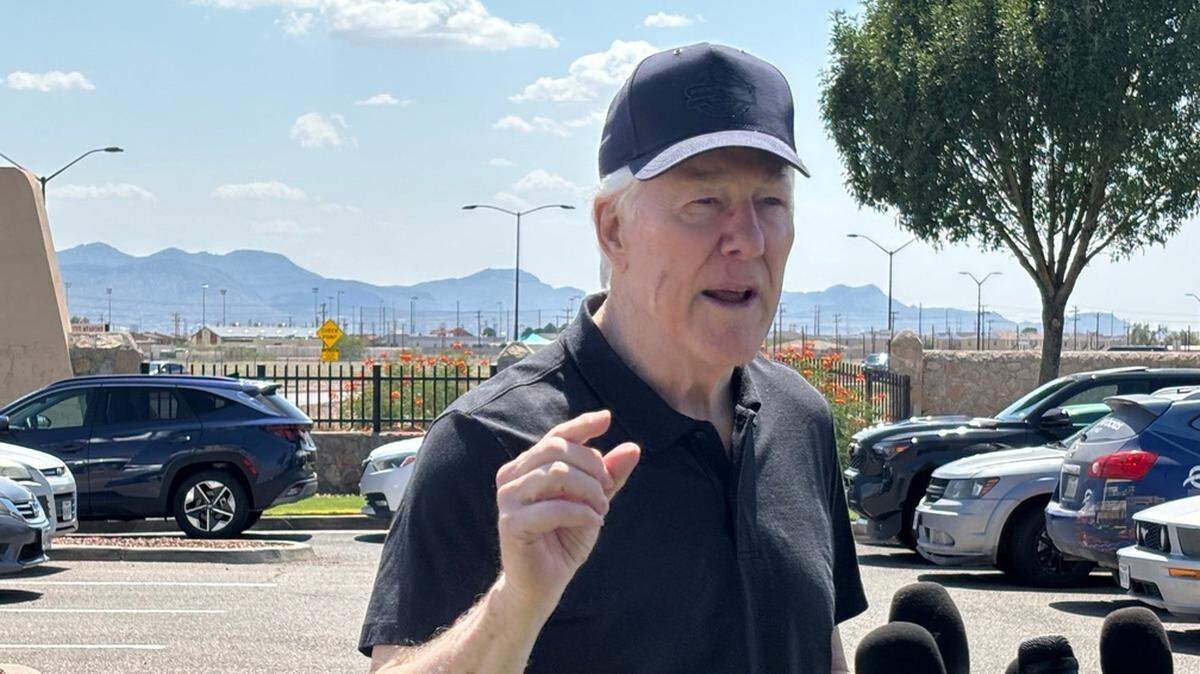El republicano John Cornyn, senador federal de Texas, habla de la nueva cárcel de inmigrantes despues de visitar Camp East Montana, en el Fuerte Bliss, Texas, el lunes 11 de agosto de 2025.