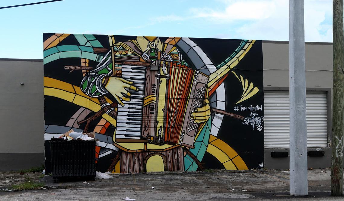 Uno de los murales del Leah Arts District, en el East de Hialeah, donde JennyLee Molina y el concejal Paul “Pablito” Hernandez se han propuesto traer más artistas para que siga creciendo el distrito de arte.