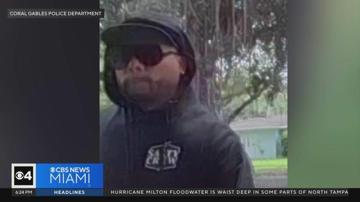 Tanto residentes como policías buscan a hombre captado en cámara merodeando vecindario de Coral Gables.