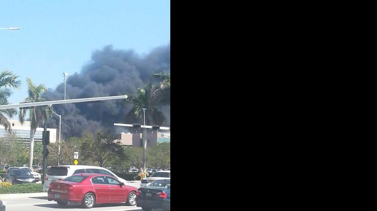 El inmueble, localizado en el 2950 Cleveland Clinic Boulevard, debió ser evacuado por las autoridades.