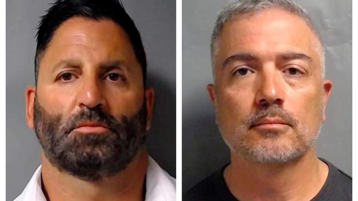 Fotos distribuidas el 23 de octubre de 2023 por la Oficina del Fiscal de EEUU del Distrito Sur de Nueva York que muestran a John Costanzo Jr. (izq.) y Manny Recio. Costanzo y Recio son dos exagentes de la DEA acusados de participar en una trama de sobornos vinculados a dos abogados de Miami.