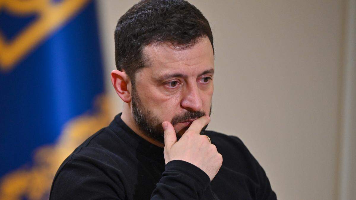 Entrevista al presidente de Ucrania, Volodymyr Zelensky, por el periodista del periódico Hurriyet en Ankara, Turquía, el 18 de febrero de 2025.