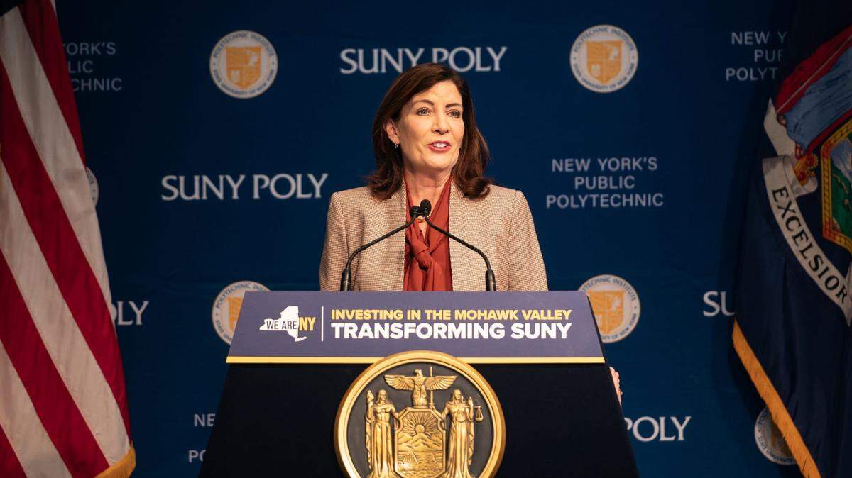 Foto de archivo. La gobernadora de Nueva York, la demócrata Kathy Hochul, presentó este lunes el presupuesto del año 2025, que incluye fondos para cumplir con la Ley de Sostenibilidad del Periodismo Local, aprobada el fin de semana por la Legislatura estatal.