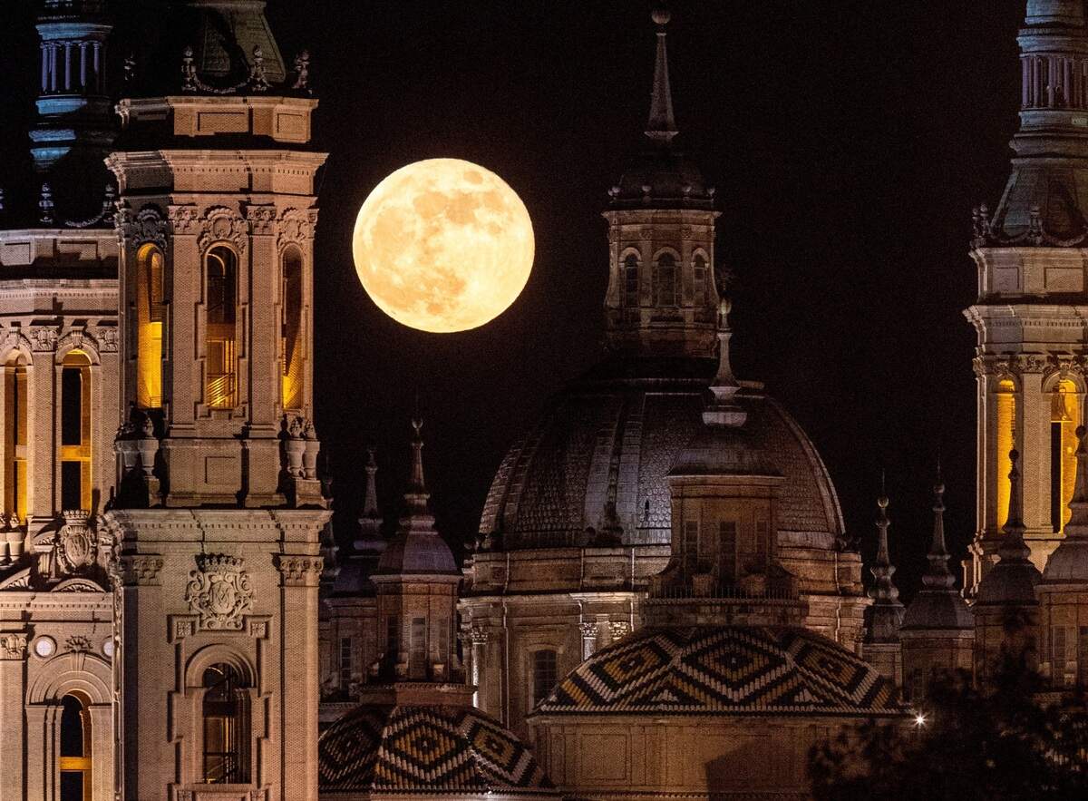 La Luna influye en las mareas, debemos aceptar necesariamente que influye también sobre nosotros, los seres humano.