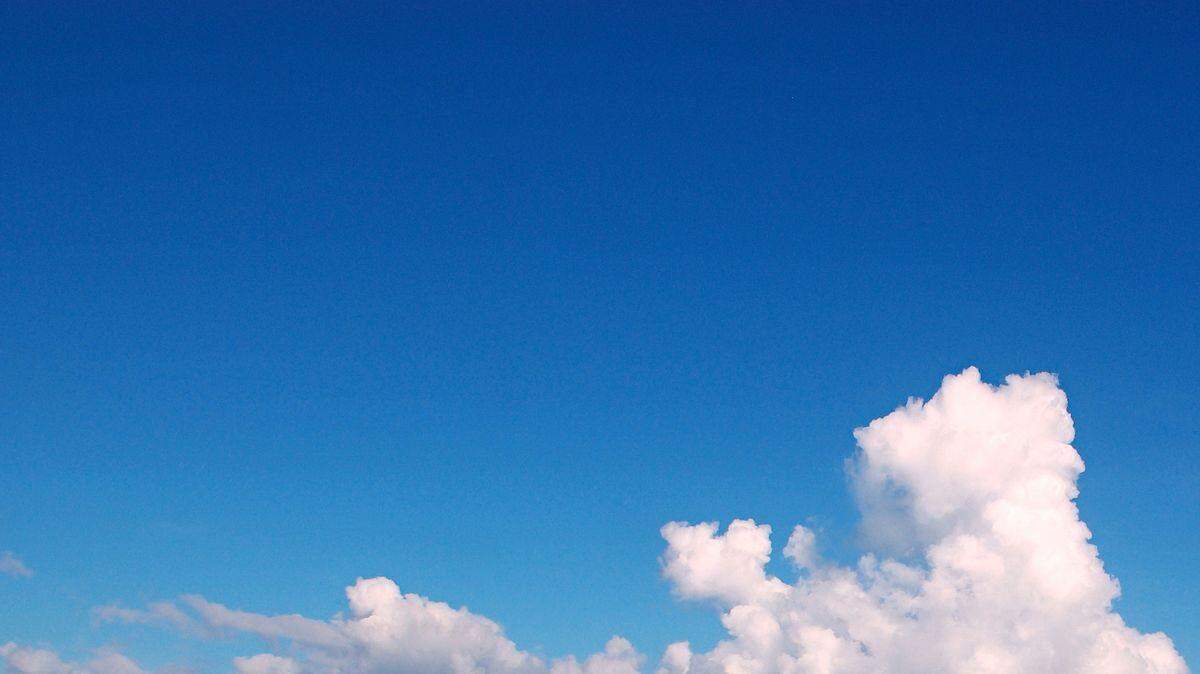 "Nubes sobre el océano Atlántico" en Salvador, Bahia, Brasil.