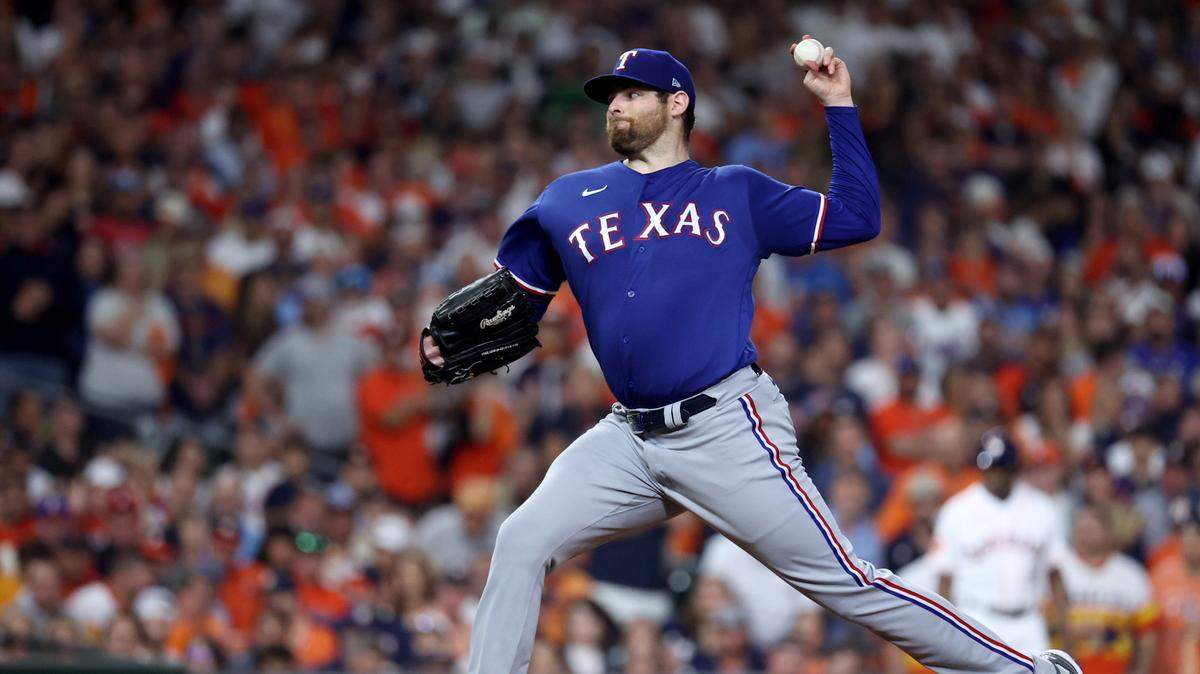 Jordan Montgomery apagó a los Astros de Houston y los Rangers de Texas se llevaron la victoria 2-0, en el primer duelo de la Serie de Campeonato de la Liga Americana el domingo por la noche.