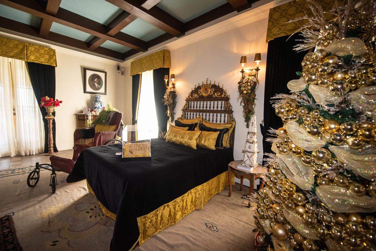 Maravillosas decoraciones navideñas en Deering State.