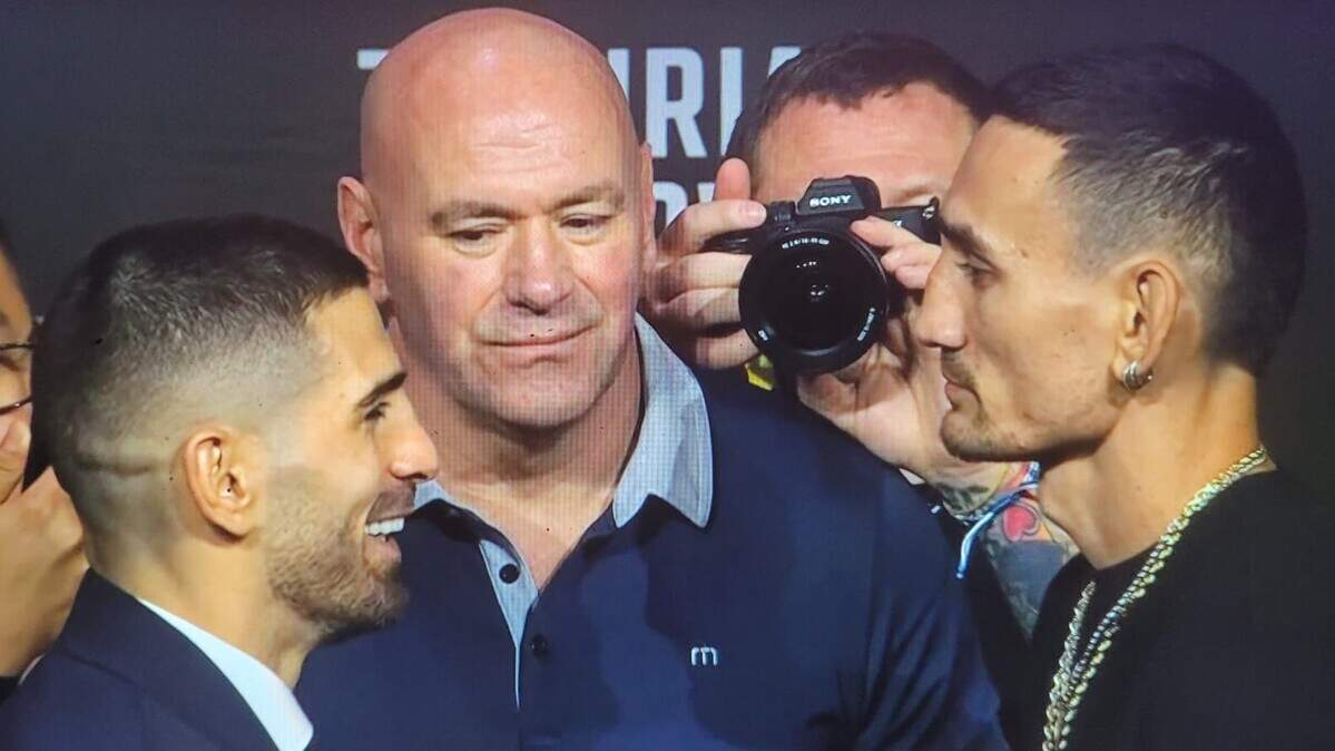 Hacía tiempo que una pelea no despertaba tantas pasiones. Incluso, mucha gente considera que este choque entre Ilia Topuria (izq.) contra Max Holloway es una especie de campeón vs. campeón, pues uno ostenta la faja regular de las 145 libras y el otro la simbólica BMF.