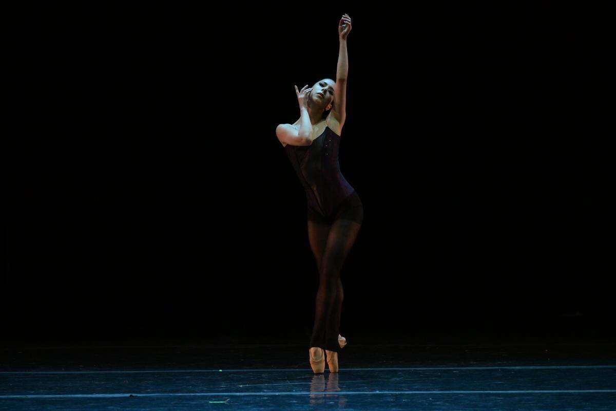 Valeria García, de la Compañía Nacional de Danza (México), en el&nbsp;solo&nbsp;“4:48”, con coreografía de Jacqueline López.