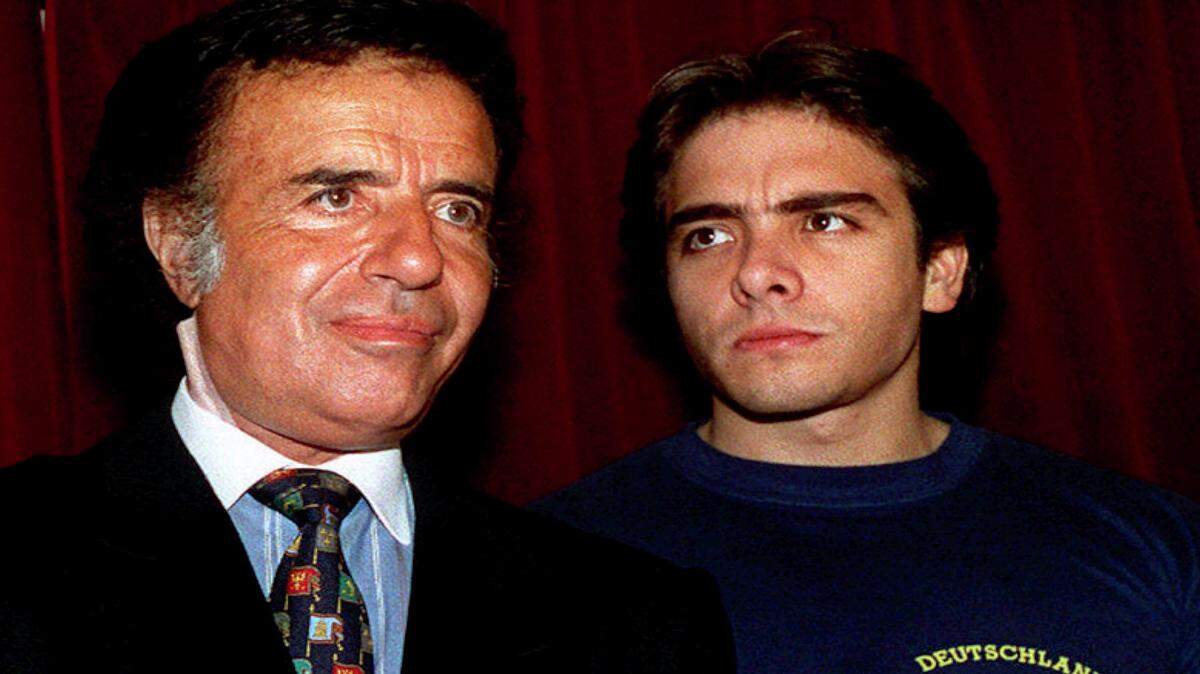 Foto de archivo de 1993. El presidente argentino Carlos Menem (izq.) con su hijo Carlos Facundo (der.). 