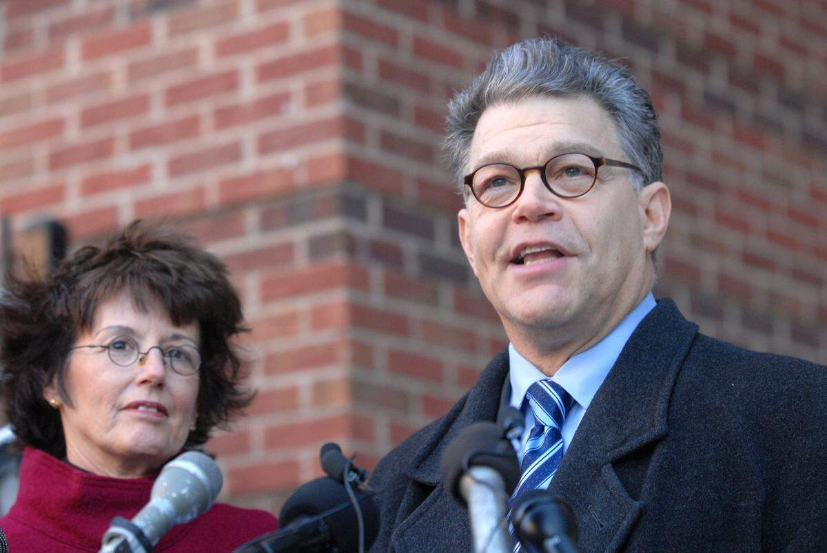 El demócrata Al Franken se benefició de un recuento que lo llevó al Senado federal en el 2009.