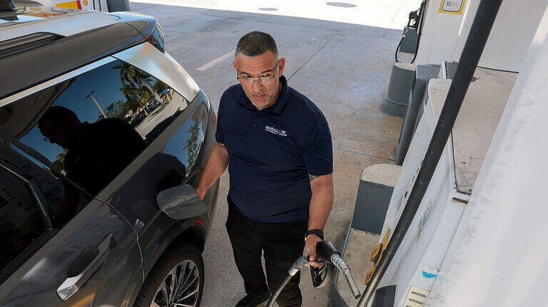 Gasolina sube 3 centavos en Florida y pone fin al respiro de los conductores