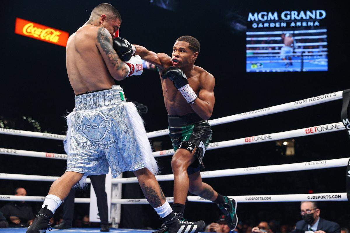 Después de vencer a dos veteranos como Yuriorkis Gamboa y Jorge Linares, Devin Haney (der.) necesitaba un gran oponente para su próxima pelea por el campeonato de peso ligero del CMB y obtuvo eso cuando se enfrentó a Joseph Diaz.