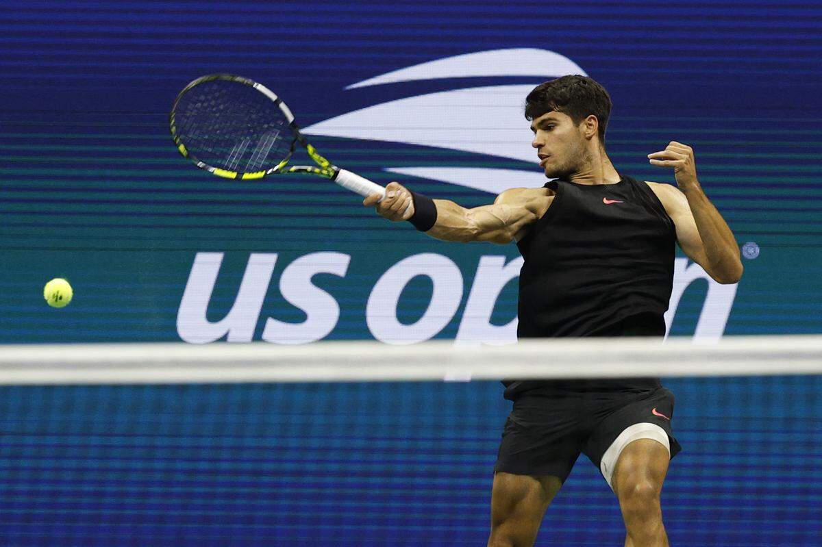 El español Carlos Alcaraz fue sorprendentemente eliminado en su segundo partido del US Open por el tenista de Países Bajos Botic Van De Zandschulp.
