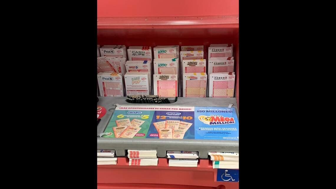 Gasolineras de Florida traen la fortuna de la lotería a 3 personas. ¿Cuánto ganaron?