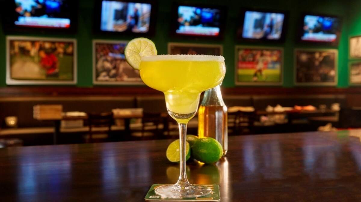 Las bebidas más populares en Duffy’s Sport Grill son “Ultimate Margarita” y los famosos mojitos.