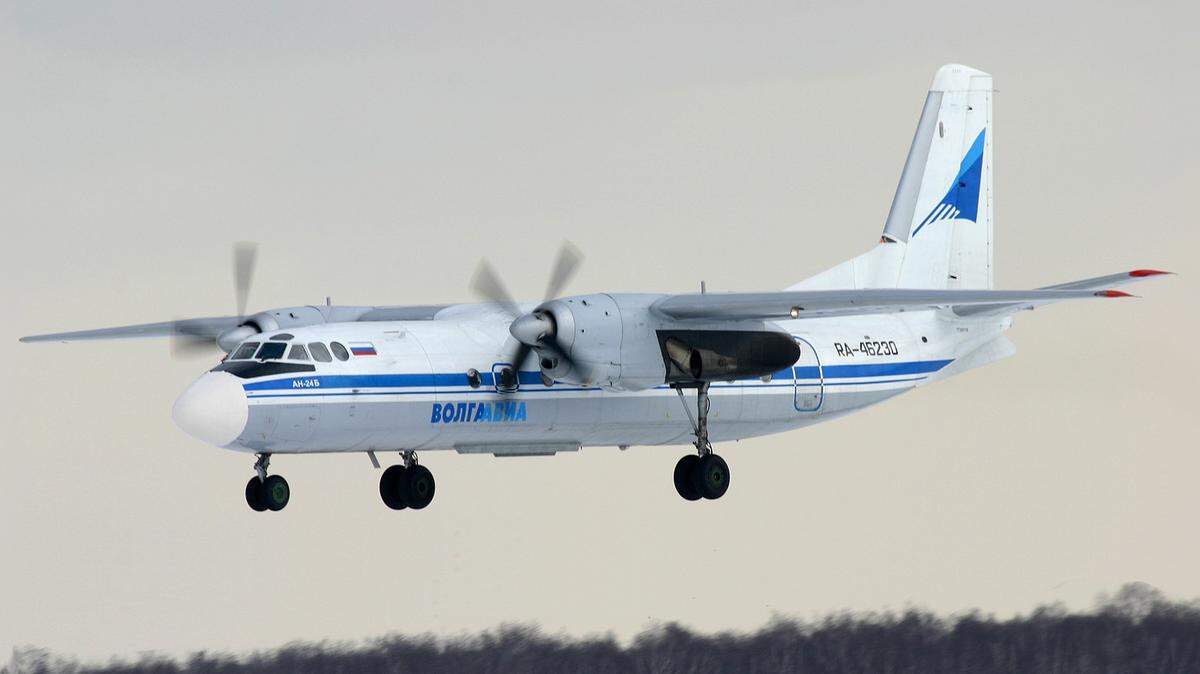 Foto de archivo de un avión Antonov An-24. 