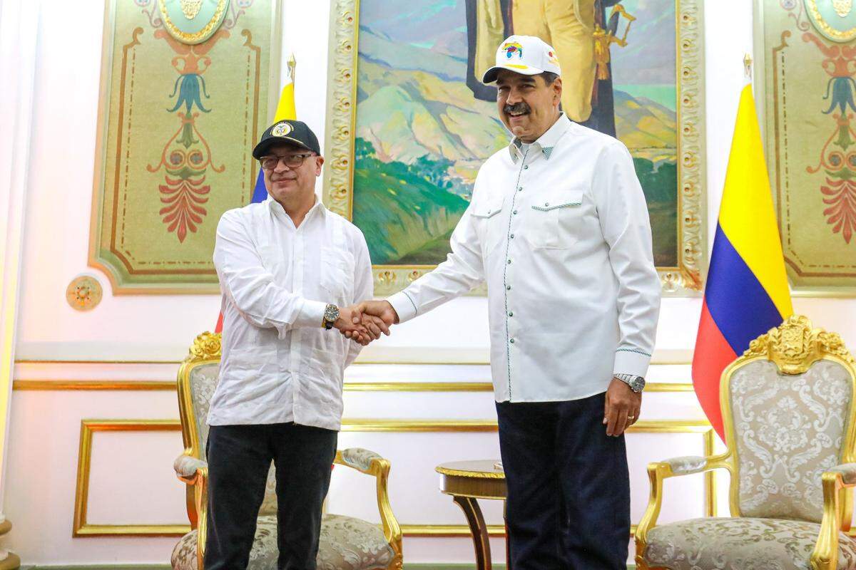 El presidente de Colombia Gustavo Petro y el gobernante de Venezuela, Nicolás Maduro. Foto de archivo del 10/4/2024.