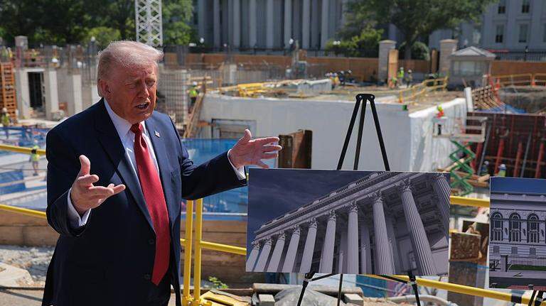 Trump compara así su salón de baile en la Casa Blanca con el Gran Palacio del Pueblo de Pekín